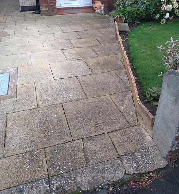 Driveway paving pressure washing before picture by revive-a-drive lancashire operating in blackpool, preston, poulton, the surrounding area and beyond - small